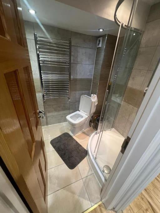 2 Bedroom Apartment In Hampdenrd Лондон Екстер'єр фото